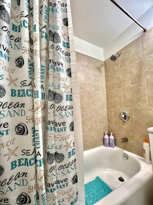 Private Room With Shared Bathroom On The 1St Floor 10 Minutes Walk To University Of Washington Seattle Luaran gambar